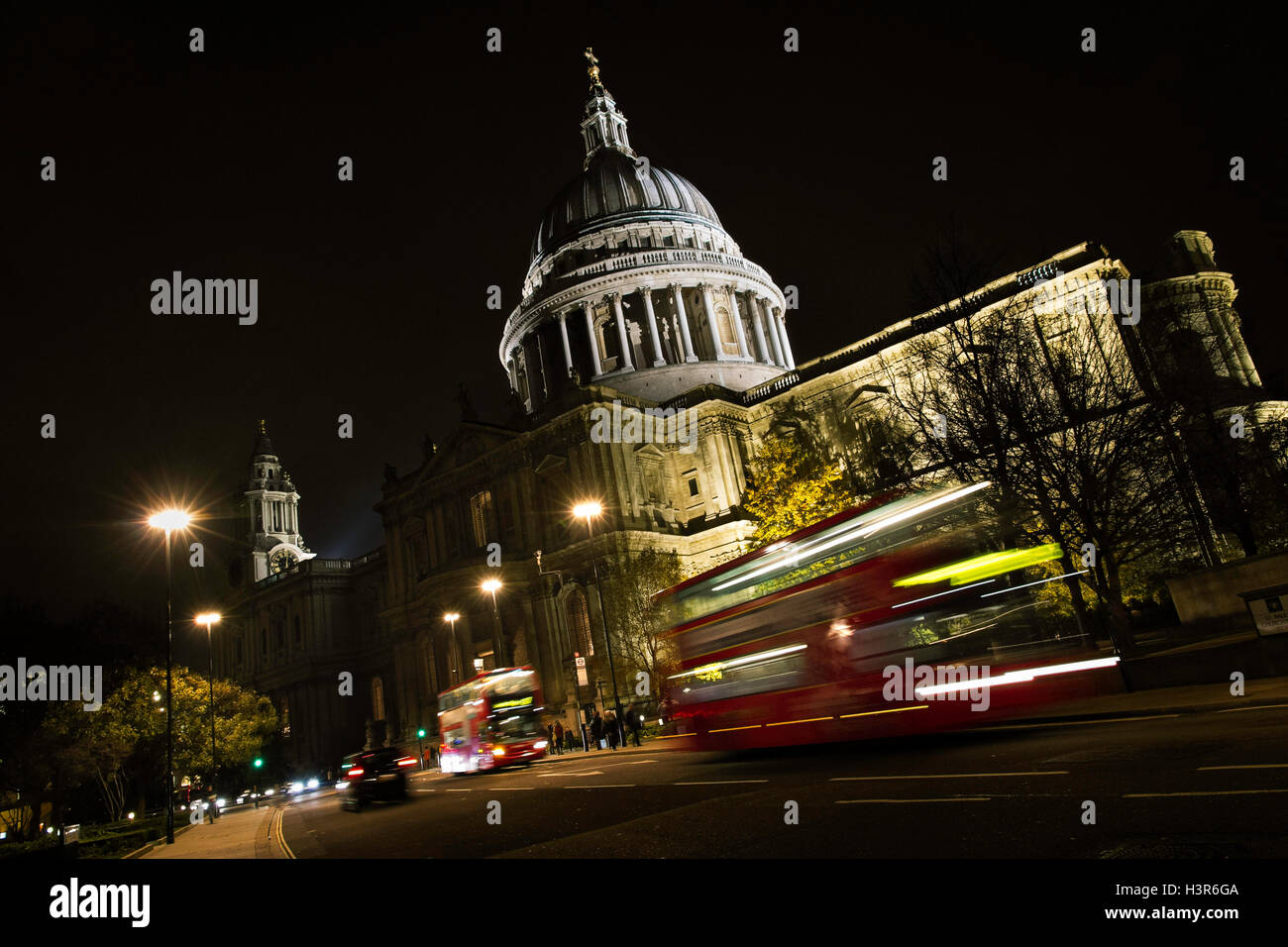 London night bus hi-res stock photography and images - Alamy
