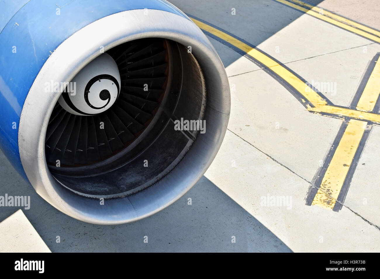 Big Airplane Propeller Engine Detail On The Runway Stock Photo Alamy