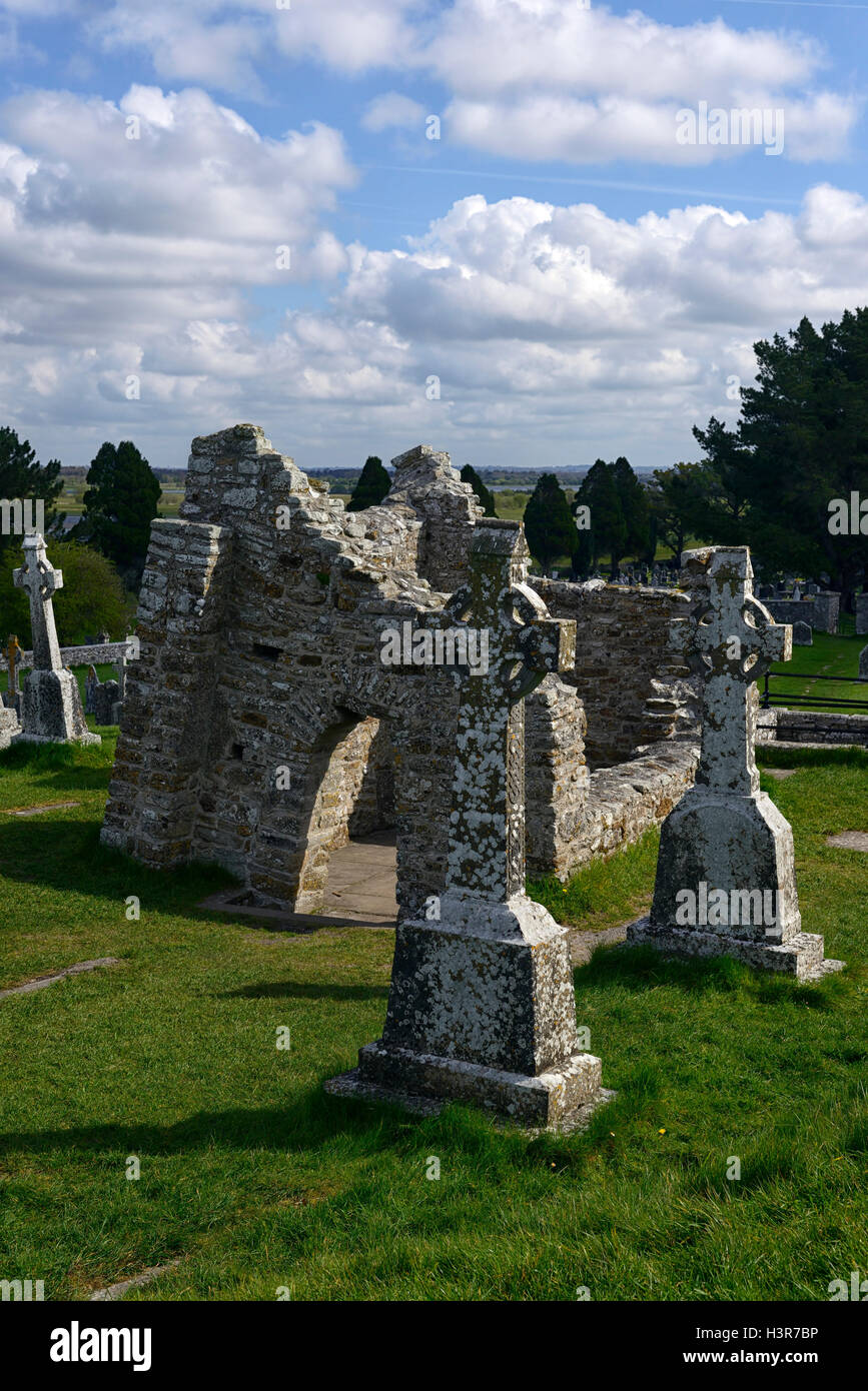 Clonmacnoise stone crosses monastic settlement carved stone monument religion religious Monastery Offaly RM Ireland Stock Photo