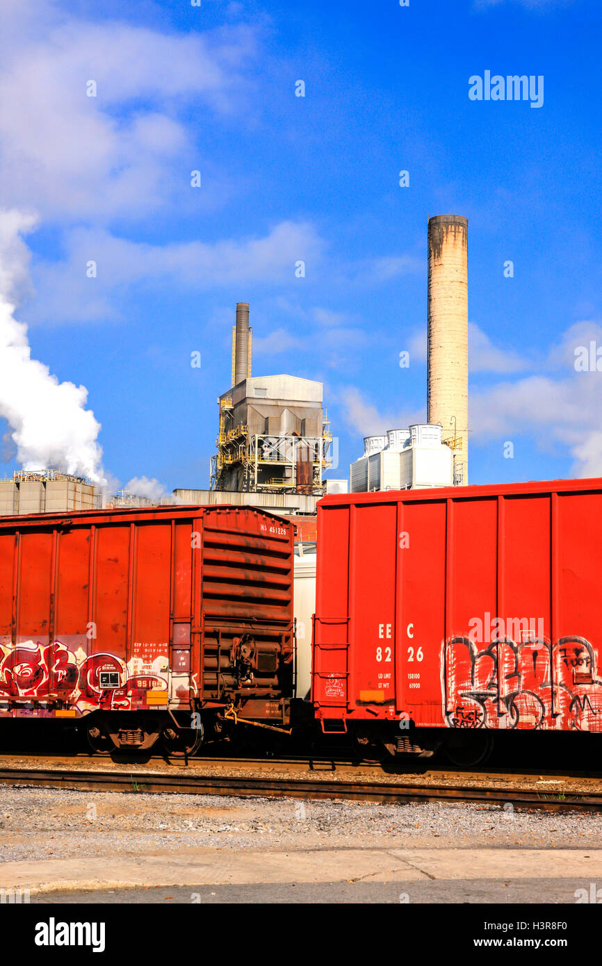 Railroad freight cars at the paper factory in Canton, South Carolina Stock Photo
