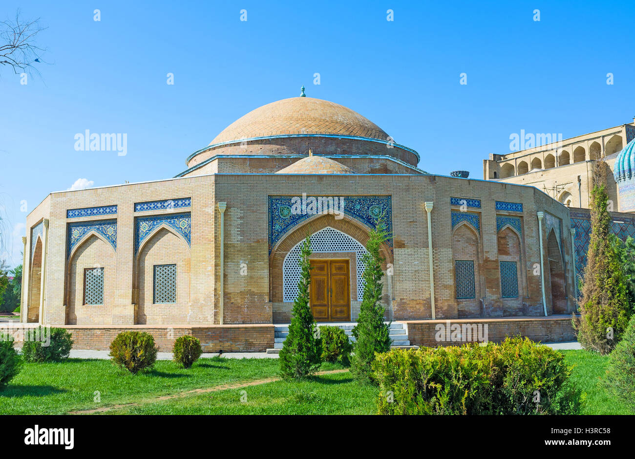 Chorsu (crossroad) trading dome located next to the Registan square and nowadays serves as the art gallery, Samarkand Stock Photo