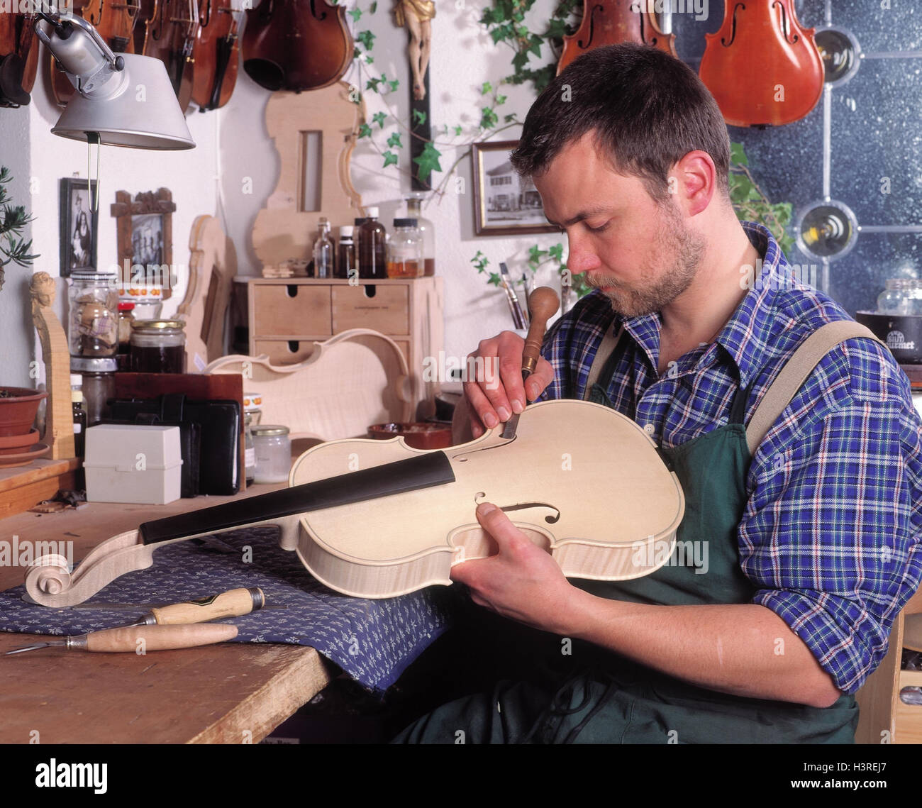 Germany, Werdenfels, Mittenwald, violin maker, work, Bavaria, health