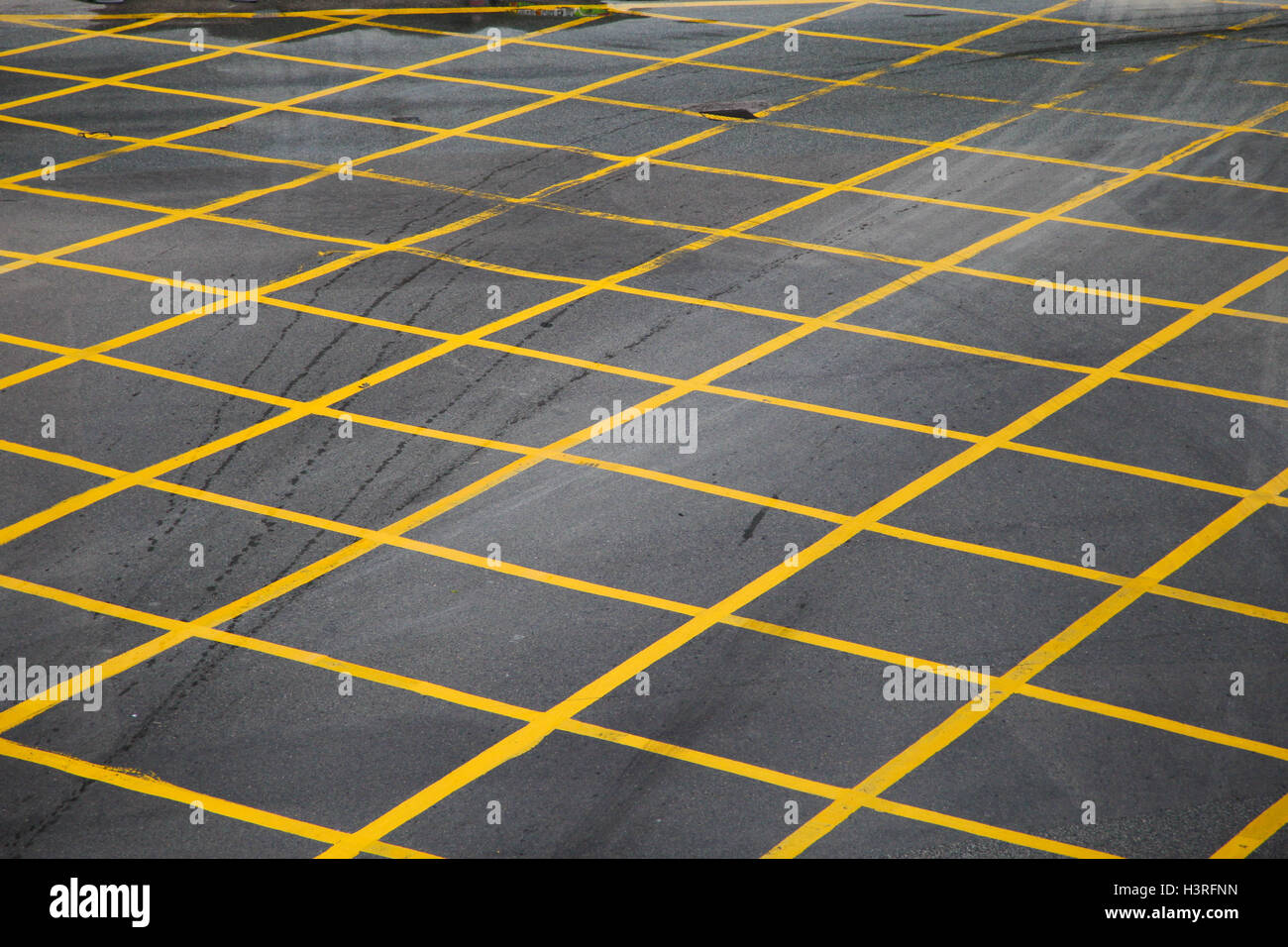 Yellow grid markings hires stock photography and images Alamy