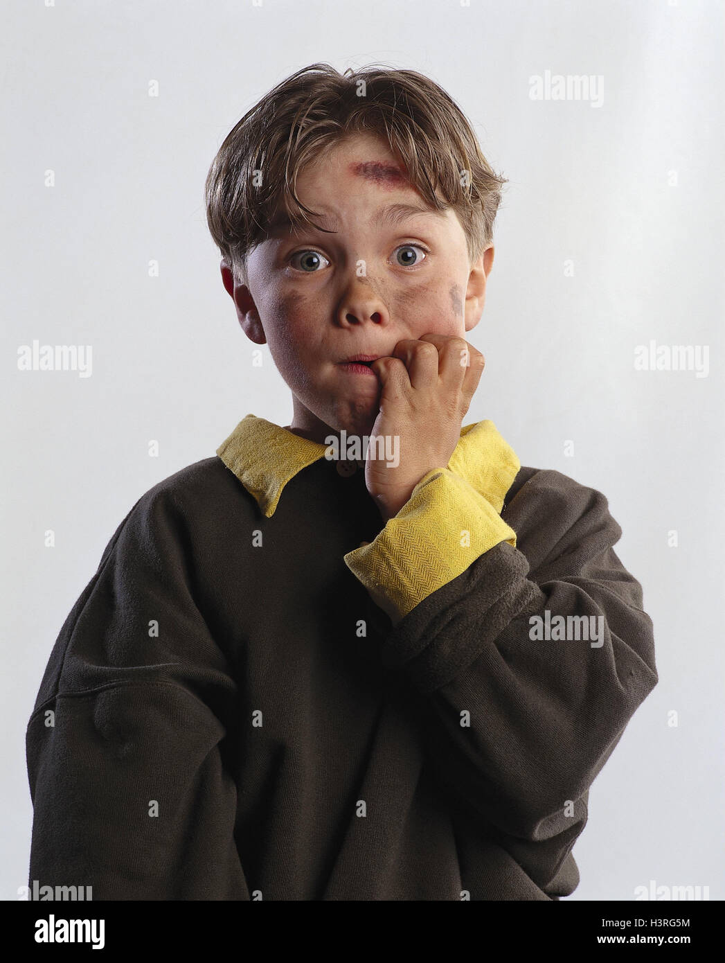 smaller dirty boy, gesture, anxiously, portrait, mb 64 A6 Stock Photo