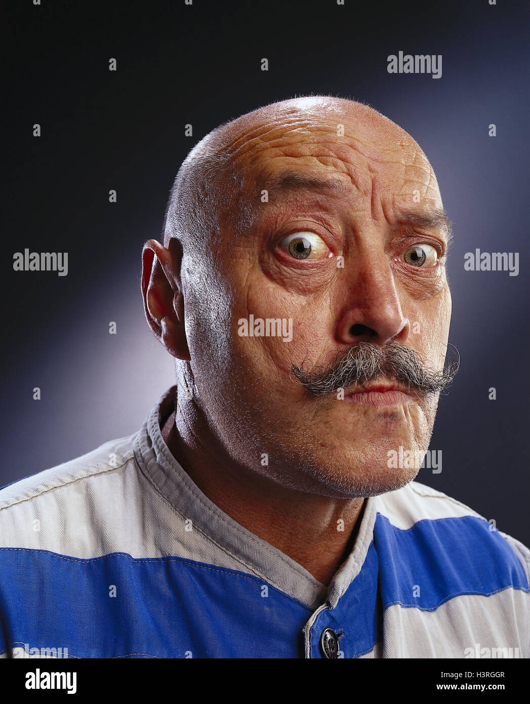 Prisoner, bald head, moustache, facial play critically, portrait, mb