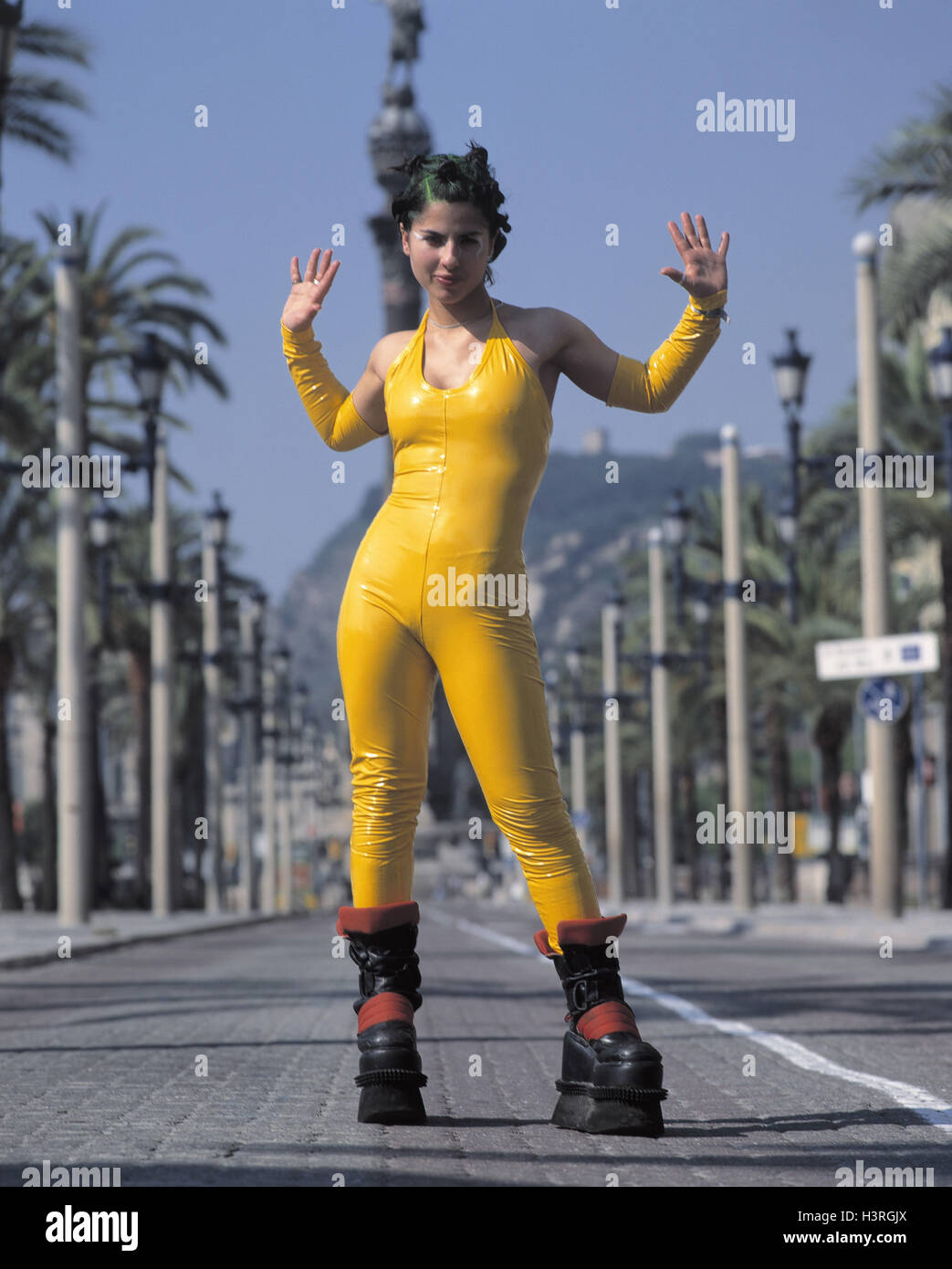 Spain, Barcelona, woman, young, latex suit, plateau shoes techno, provocation, provoke, life-style, setting, self-confidently, unconventionally, lifestyle, whole gesture Stock Photo - Alamy
