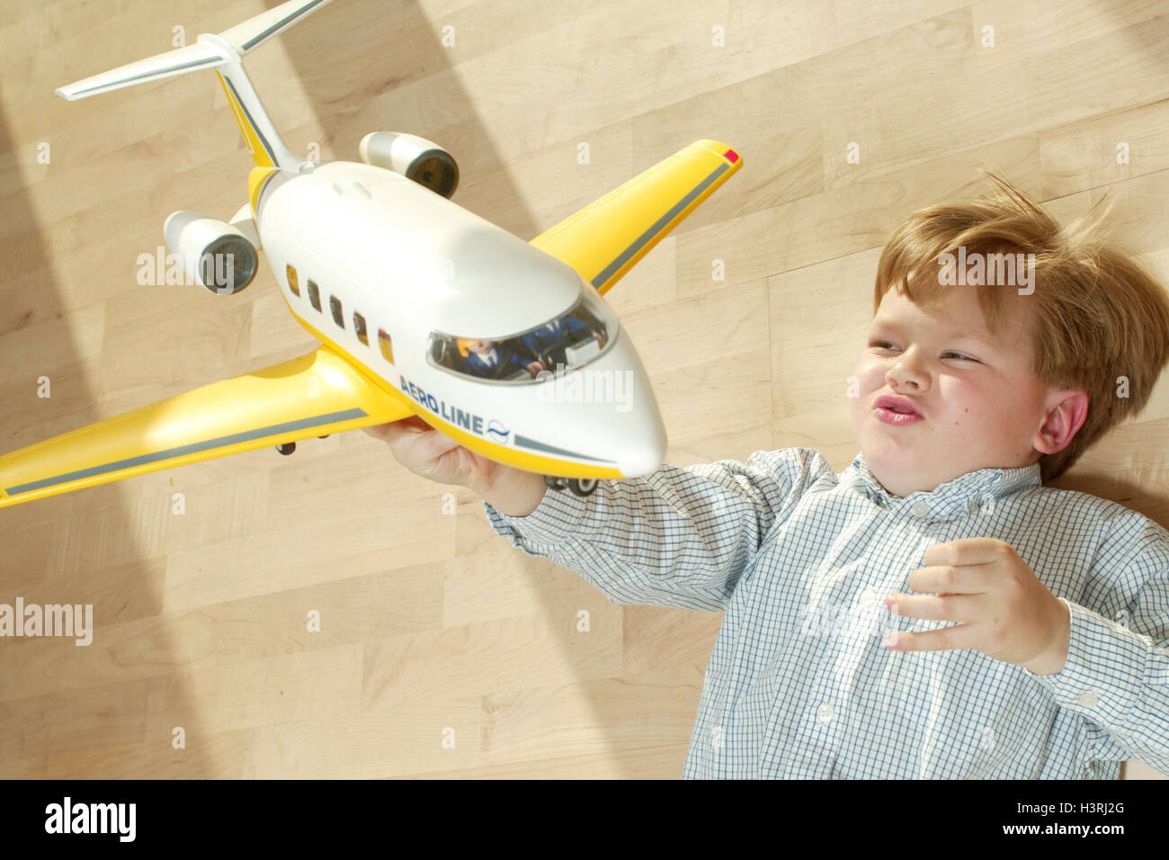 toys to play on airplane