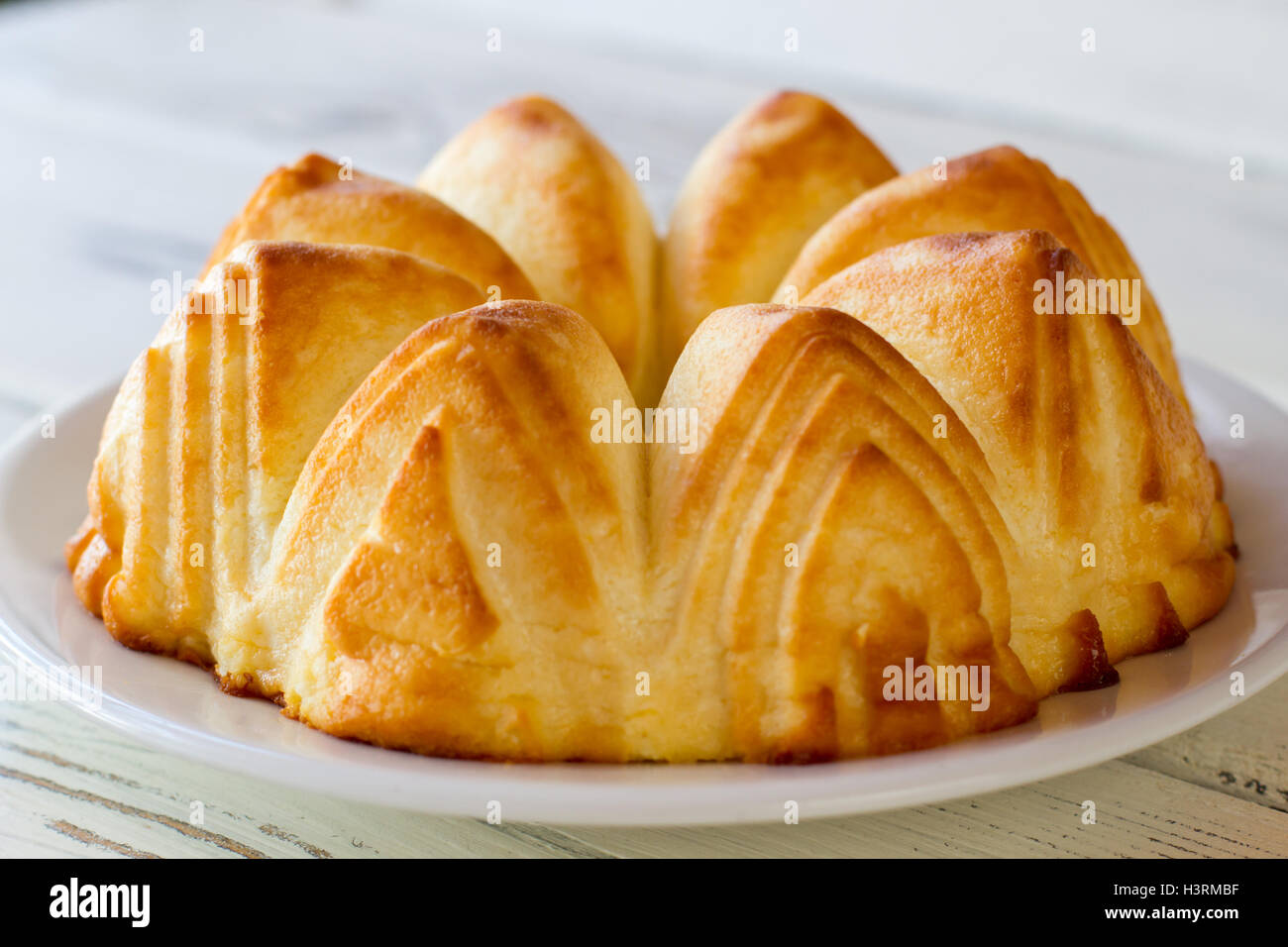 Plate with baked cheesecake Stock Photo Alamy