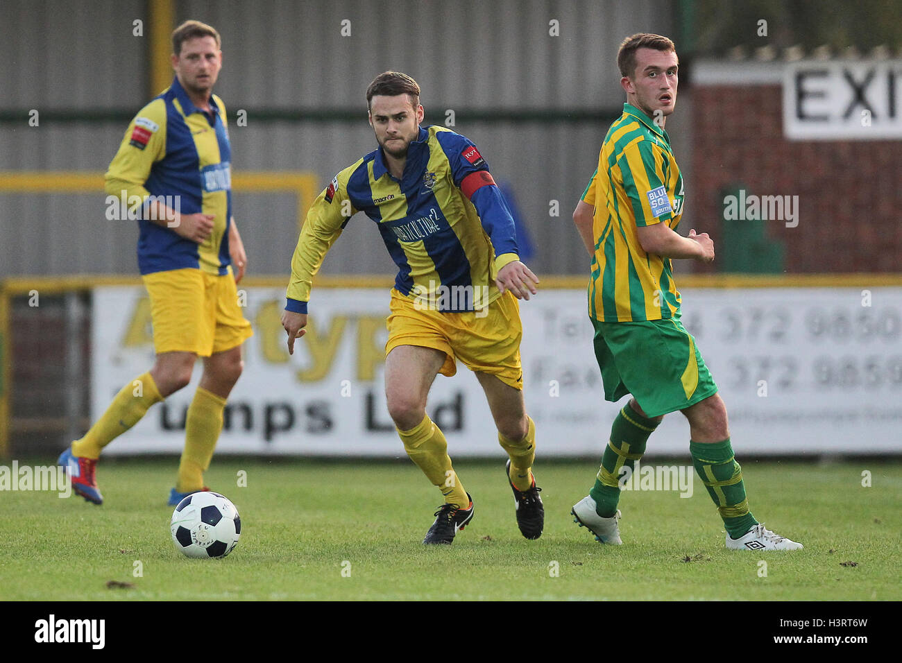 Paul Clayton in action for Romford Thurrock vs Romford Friendly Football Match at Ship Lane