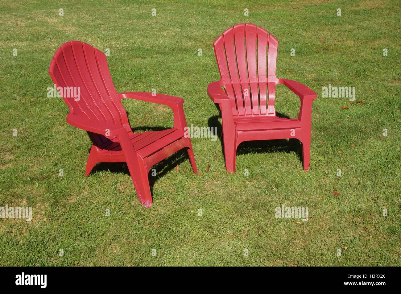 Two red garden chairs hi-res stock photography and images - Alamy