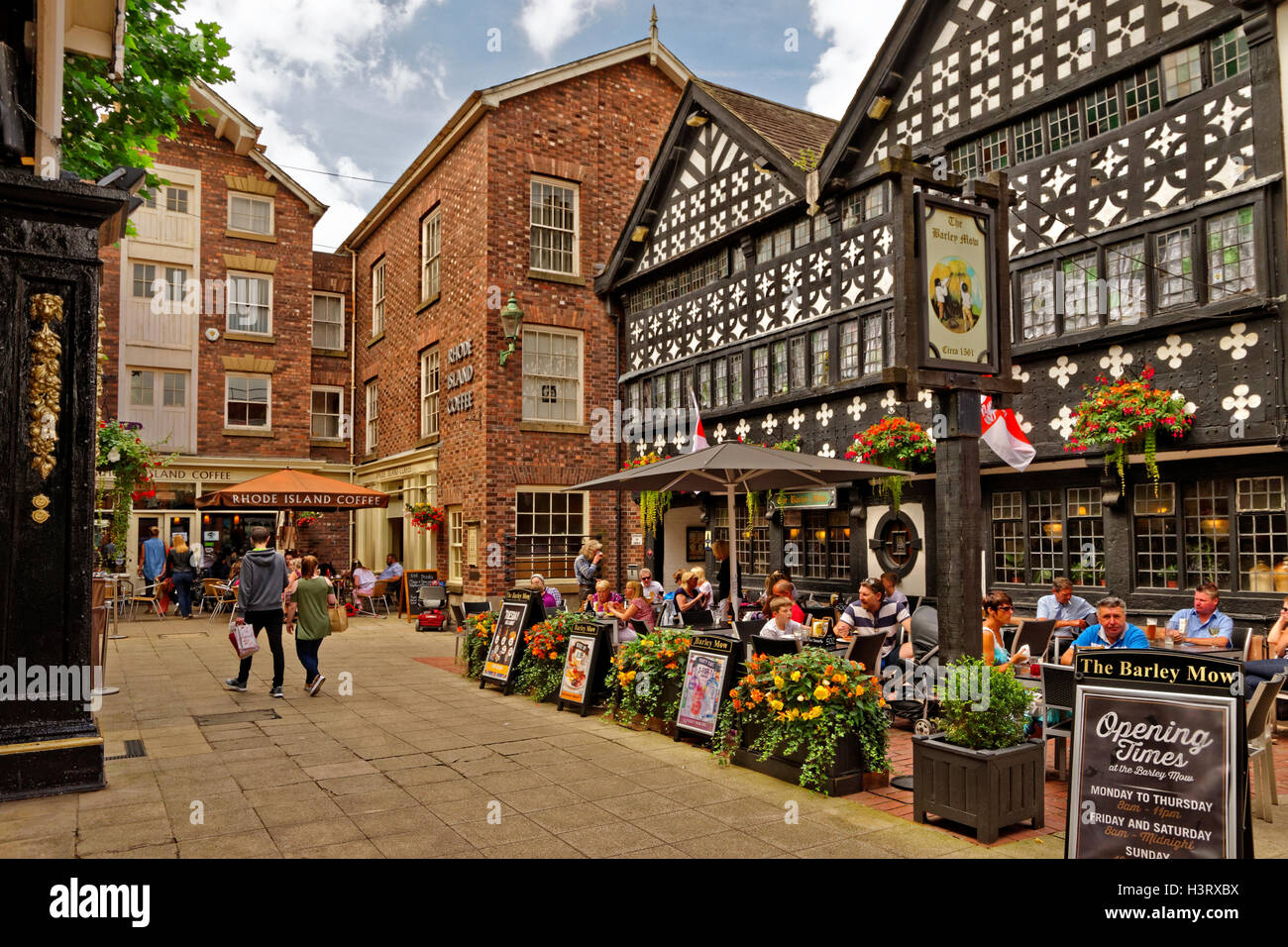 Golden Square and the Barley Mow Inn circa 1561 at Warrington town centre, Cheshire. Stock Photo
