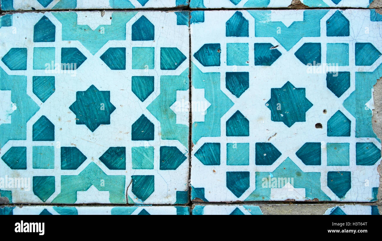 Typical azulejos blue white hi-res stock photography and images - Alamy