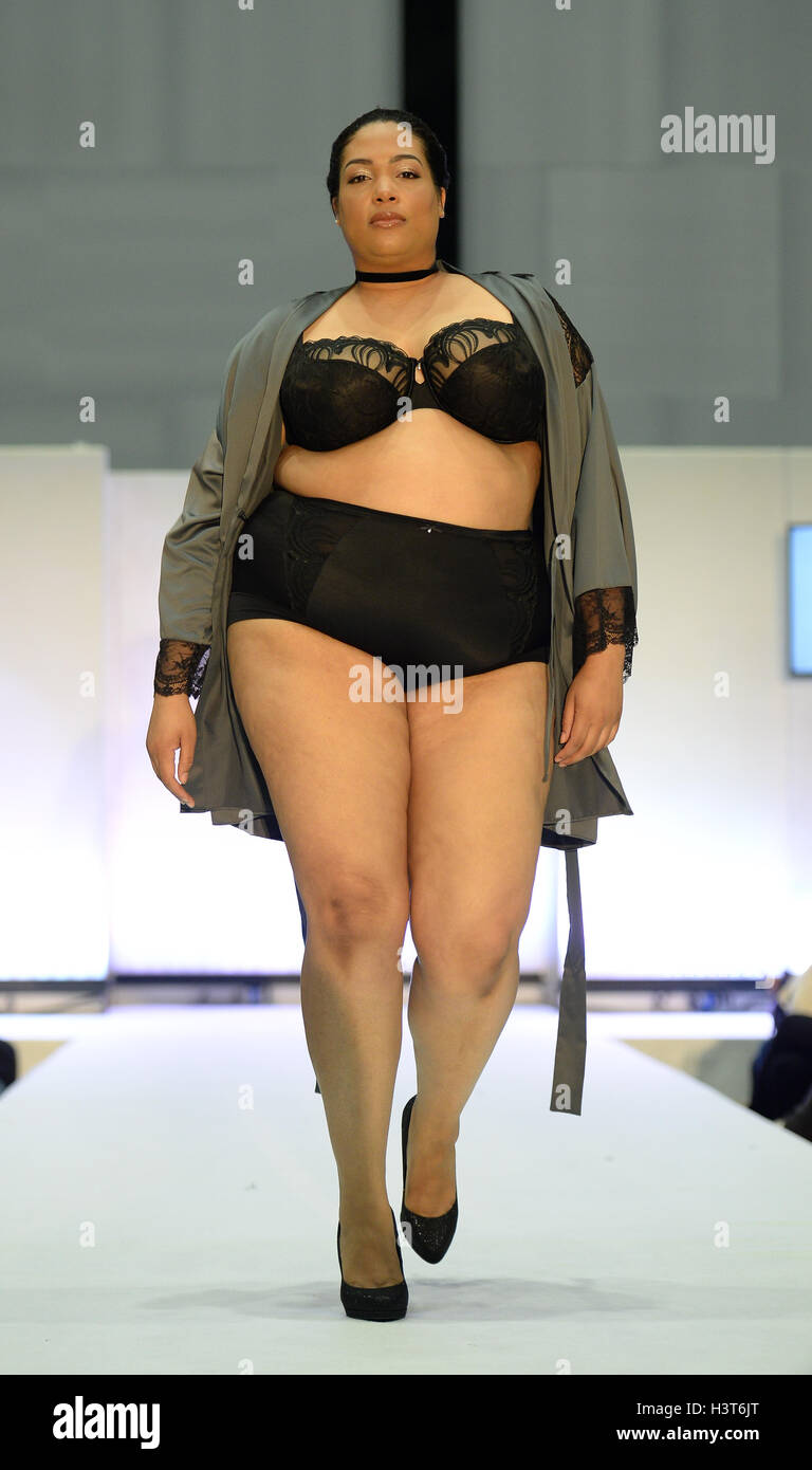 1,407 Plus Size Model Runway Stock Photos, High-Res Pictures, and