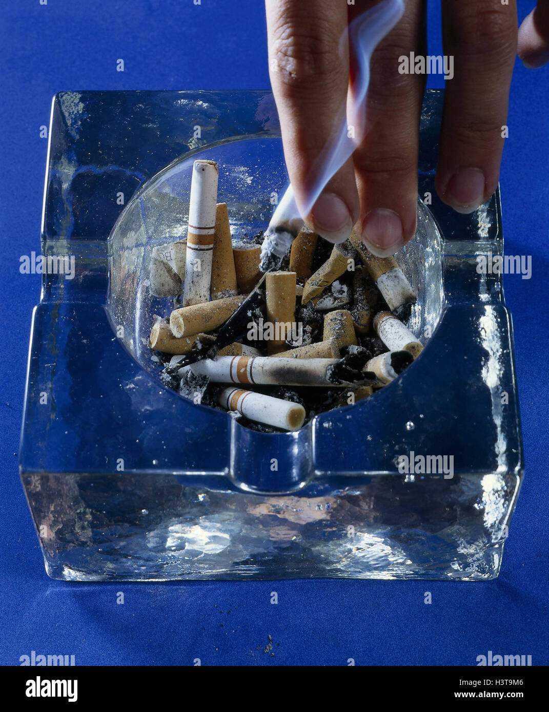 Smoker, detail, hand, cigarette, ashtray, cigarettes, nicotine, smoke