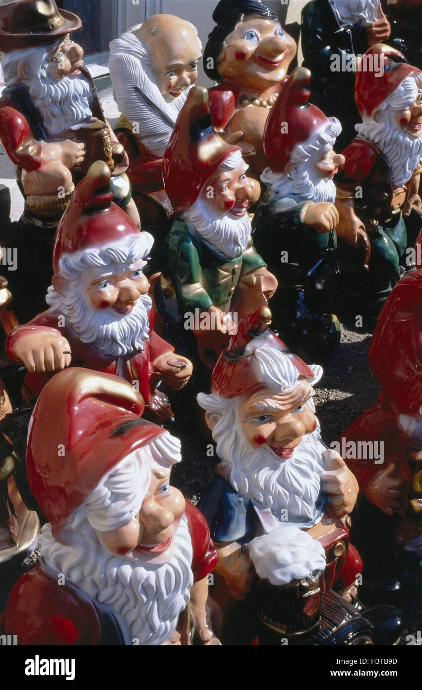 Market, garden gnomes, sales, figures, garden figures, ceramics figures