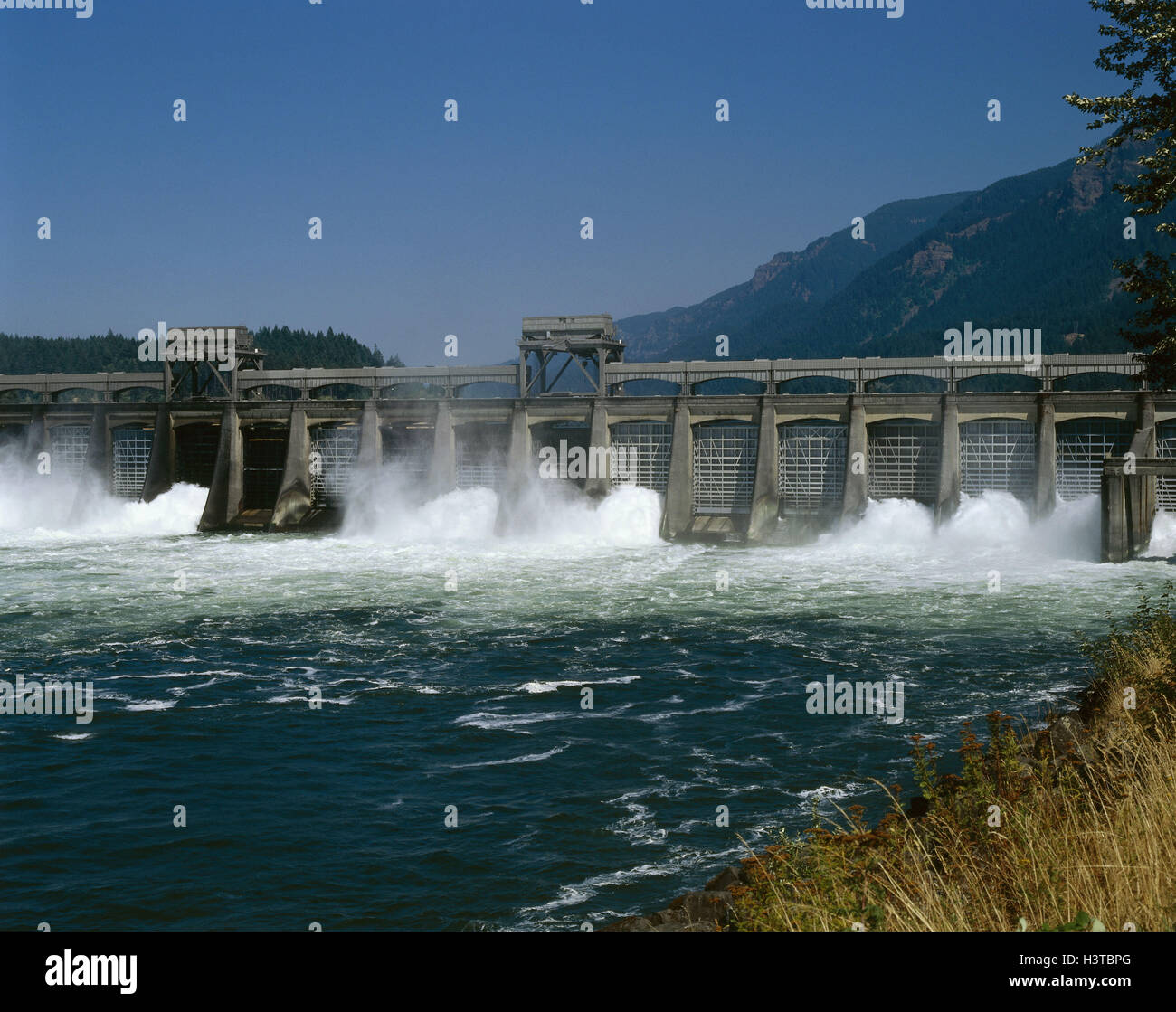 The USA, Oregon, Bonneville, Columbia River, dam, hydroelectric power 