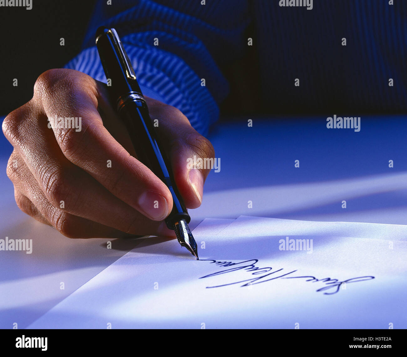 Man, detail, hand, fountain pen, signature fountain pen, sign, Dukument