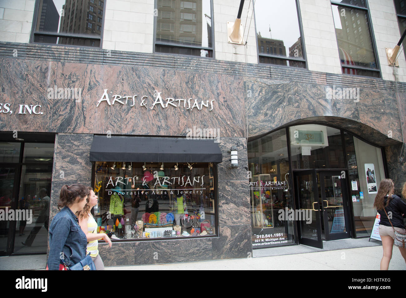 Arts and Artisans store in Chicago Stock Photo - Alamy