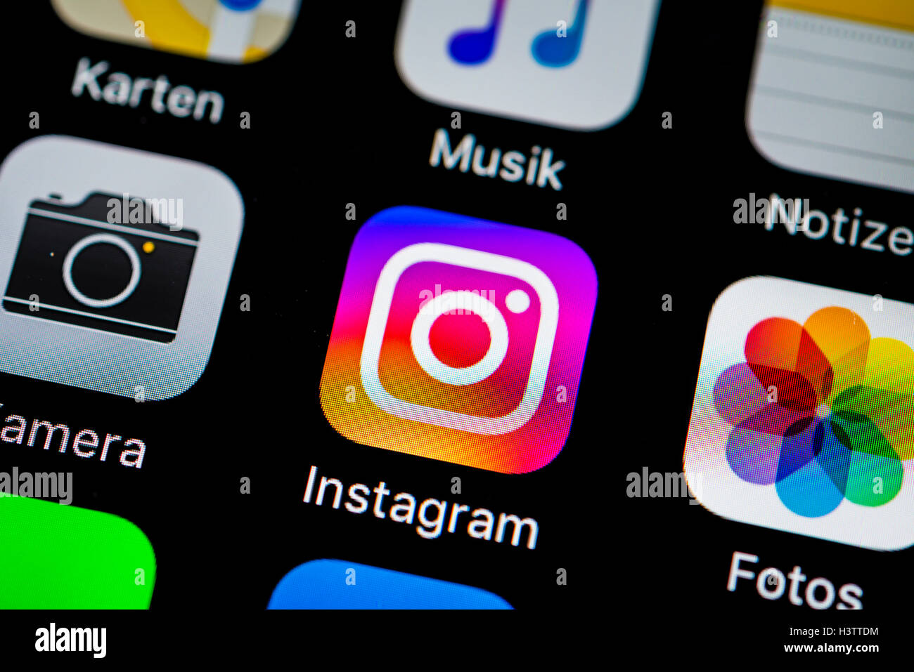 Smartphone screen with Instagram app icon in detail Stock Photo - Alamy