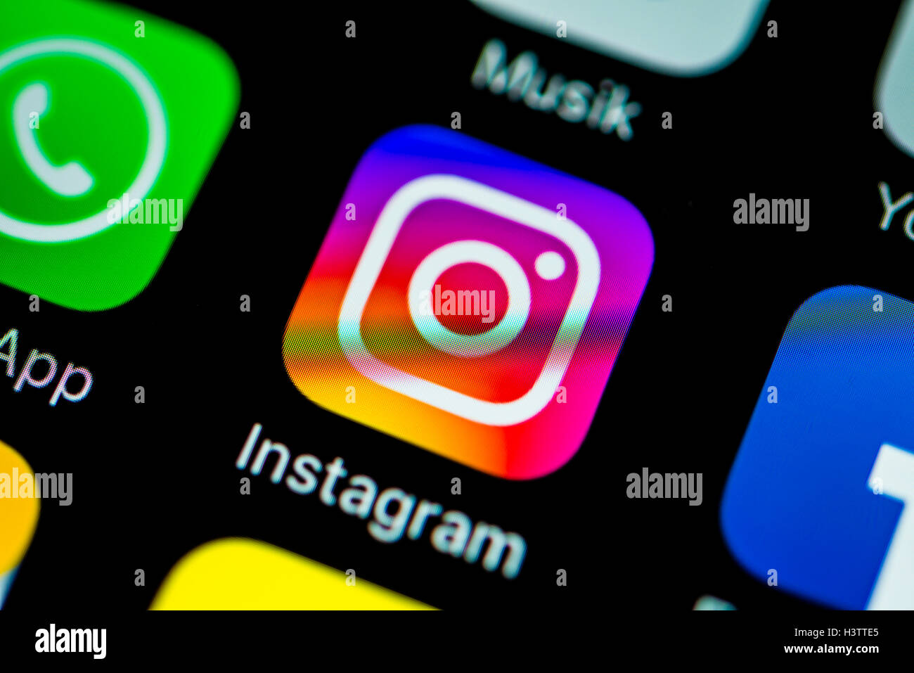 Smartphone screen with Instagram app icon in detail Stock Photo - Alamy