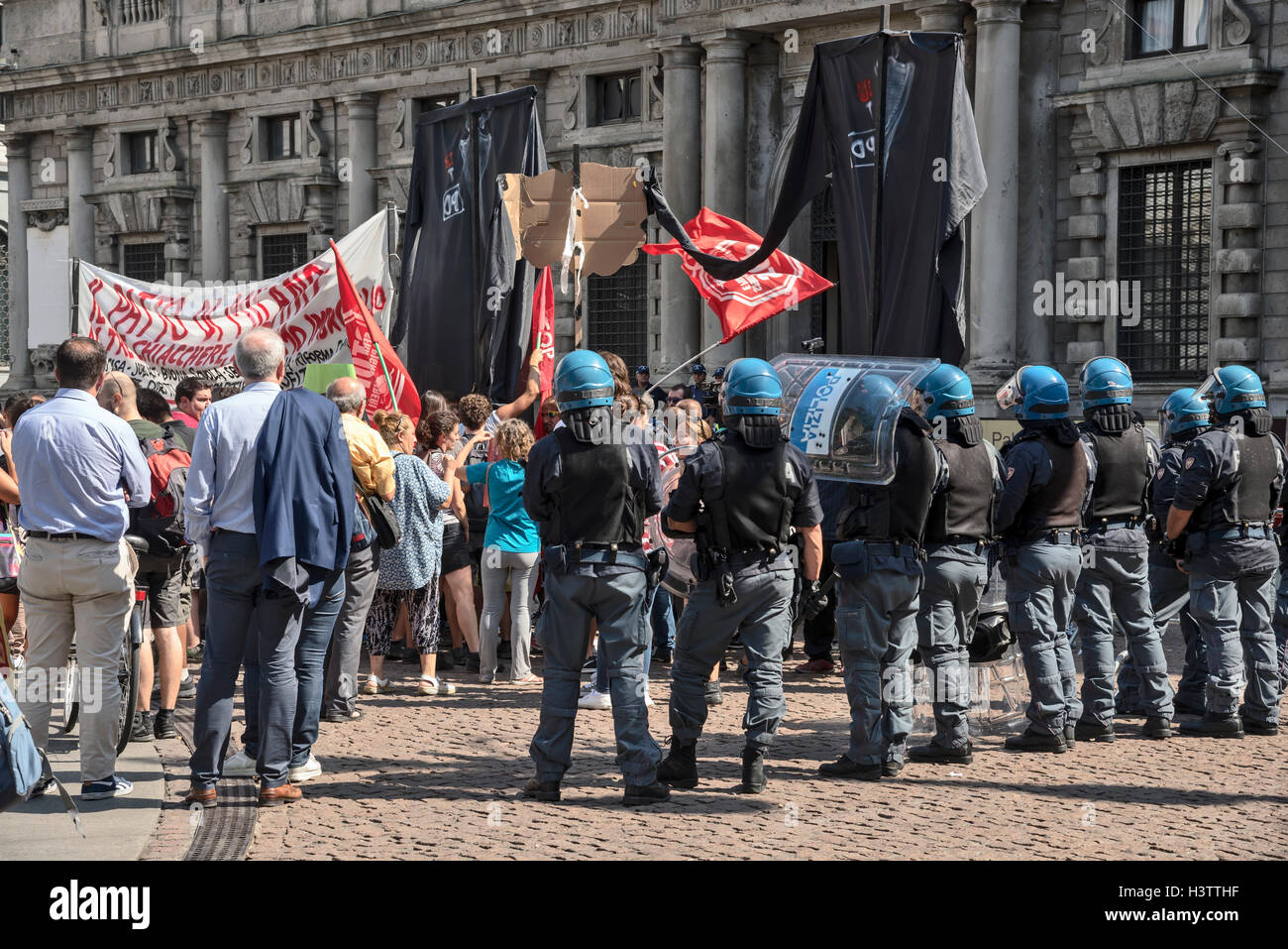 Strike action italy historical hires stock photography and images Alamy