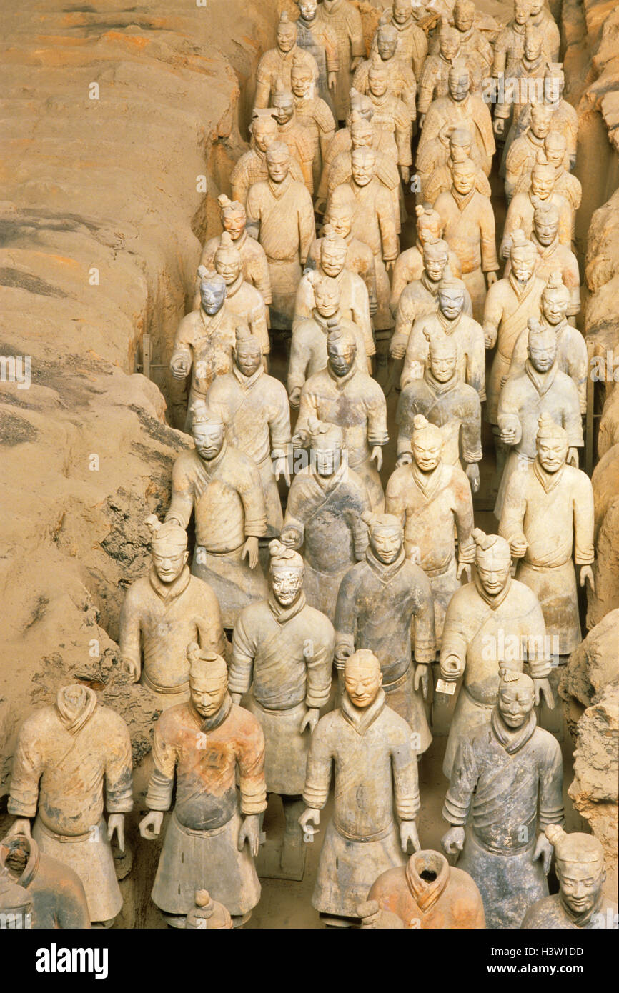 XIAN WARRIORS TERRA COTTA WARRIORS AT TOMB OF EMPEROR QIN SHI HUANG DI