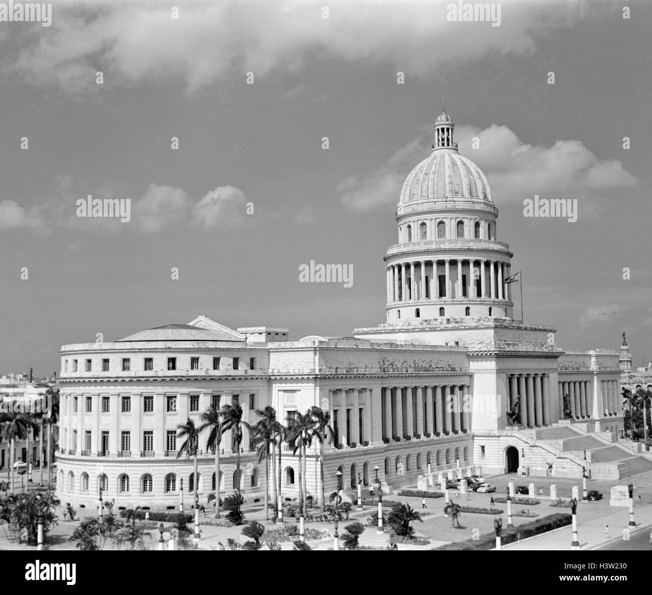 1950s THE CAPITOL BUILDING HAVANA CUBA Stock Photo