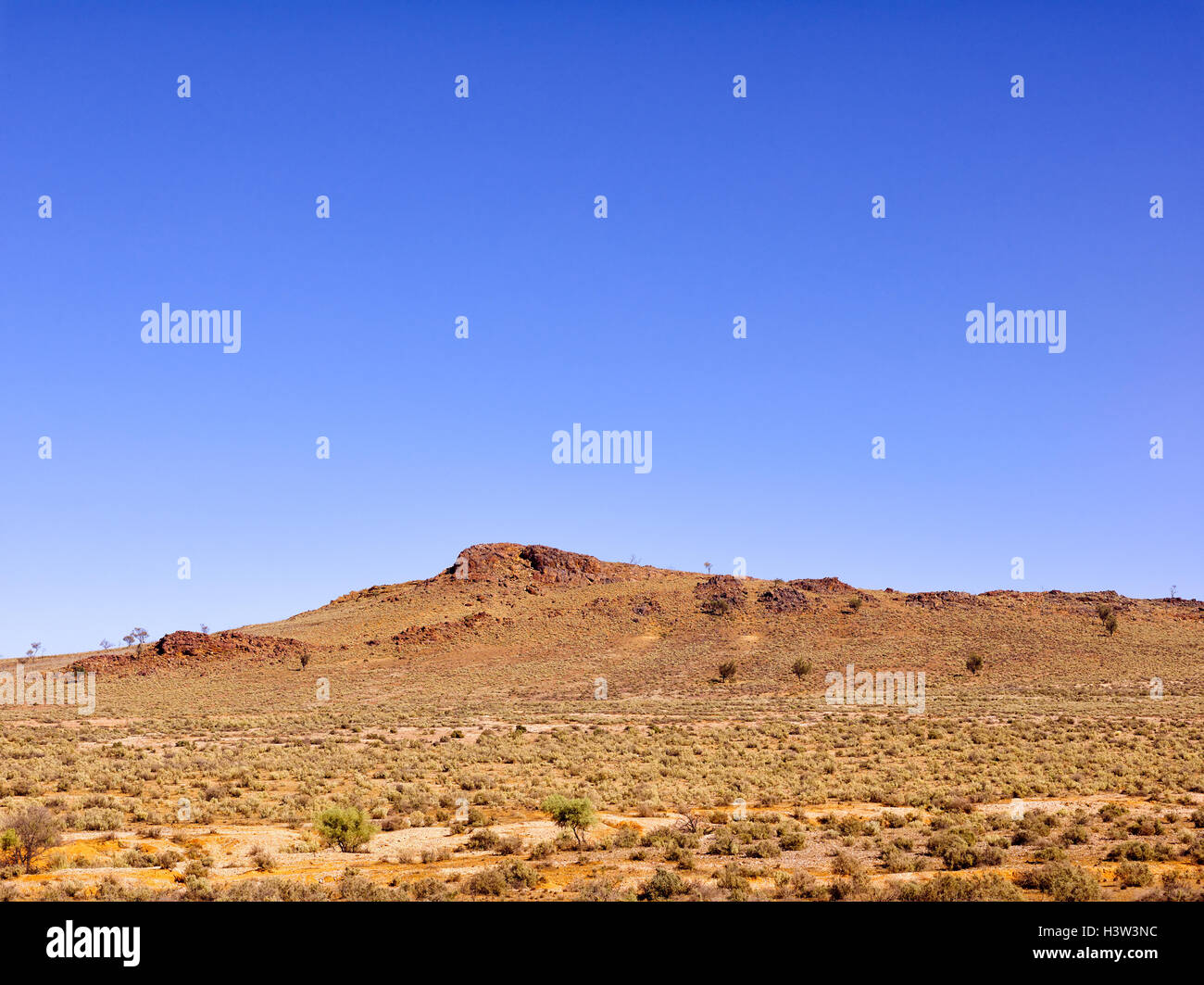 Dry, arid grazing country near Broken Hill, NSW, Australia Stock Photo