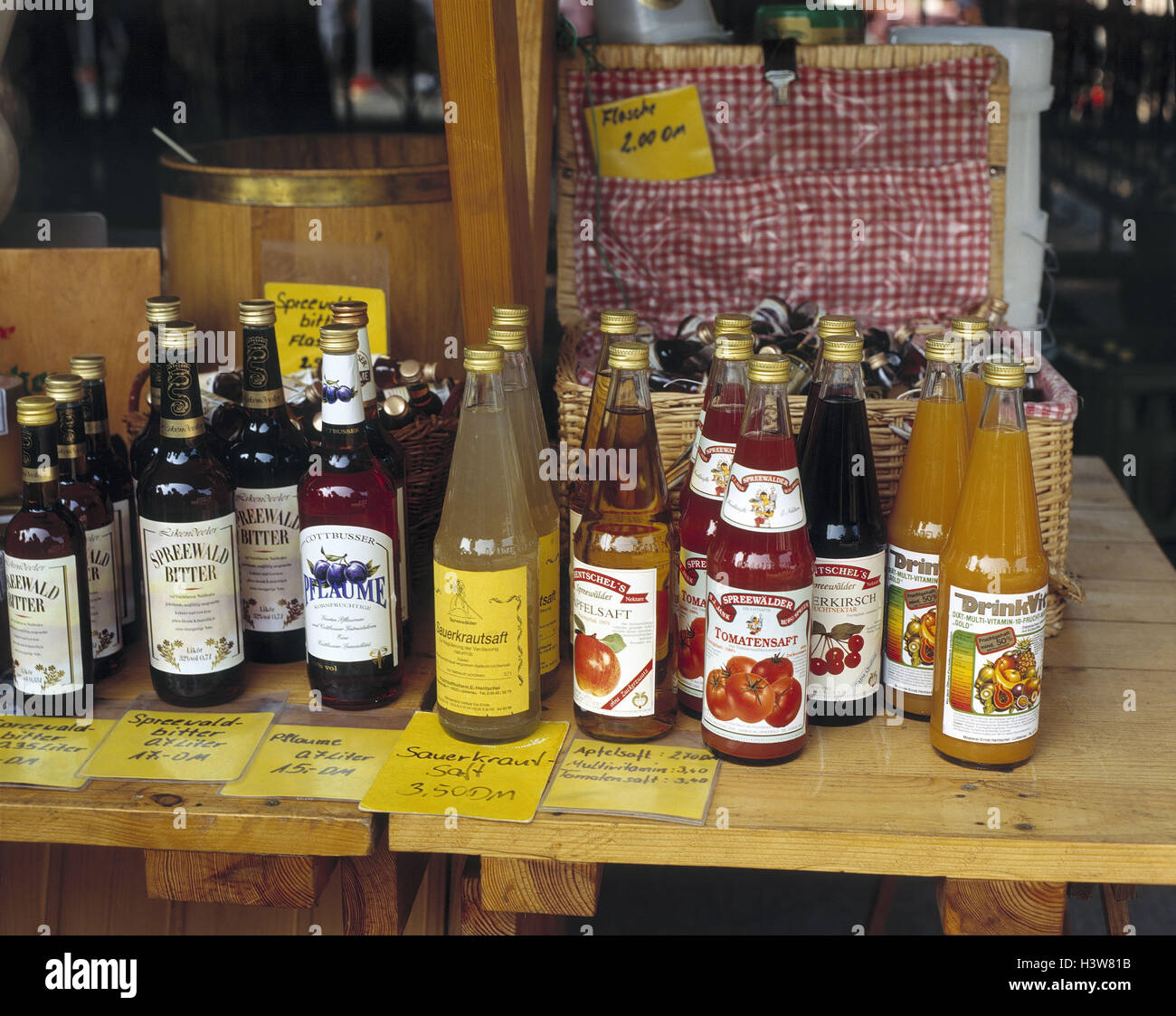 Germany, Brandenburg, Spreewald, Lübbenau, market, sales, Spree woods, fruit juices weekly market, pawn market, sell, economy, trade, juices, juice Bottles, drinks, juices, alcohol-free, anti-alcoholic, specialities Stock Photo