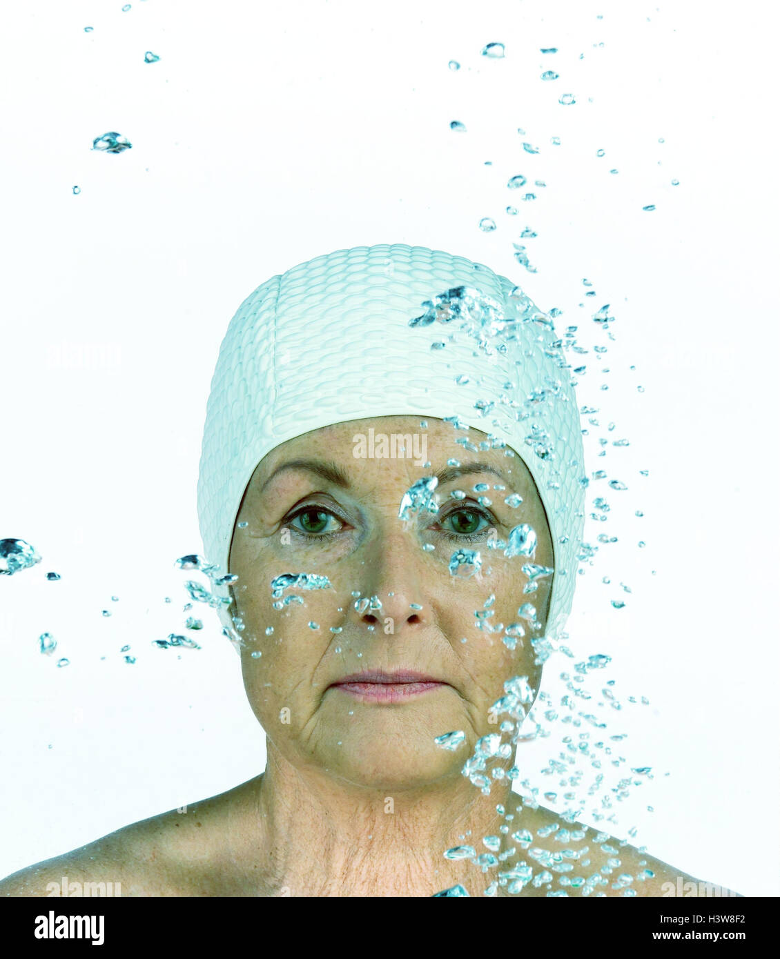 Senior, seriously, bathing cap, air bubbles, portrait, very close