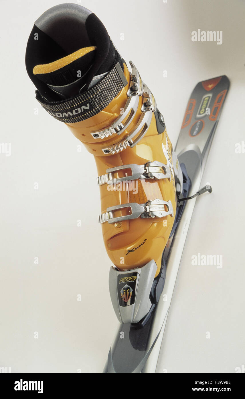 Ski boat, carving ski, detail, studio, ski, skiing, ski ligature, ski shoe, ski equipment, skiing, winter sports, sport, Alpine, alpine ski, alpine sport, Carven, product photography Stock Photo