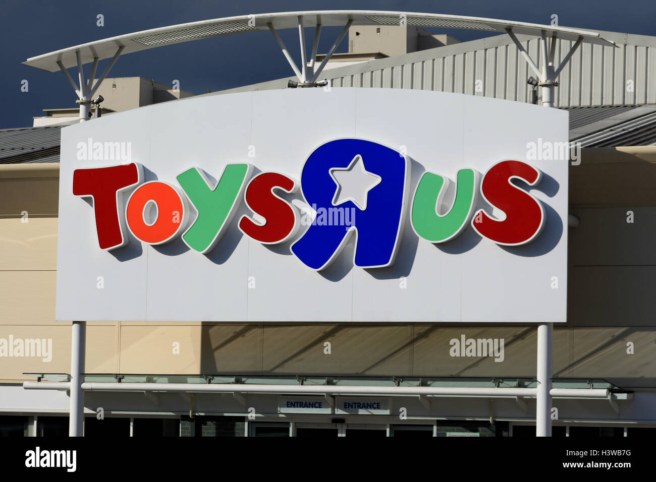 Toys r us sign hires stock photography and images Alamy