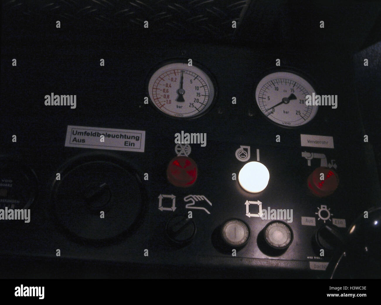 Fire engine, detail, pressure gauge fire brigade, car, fire engine