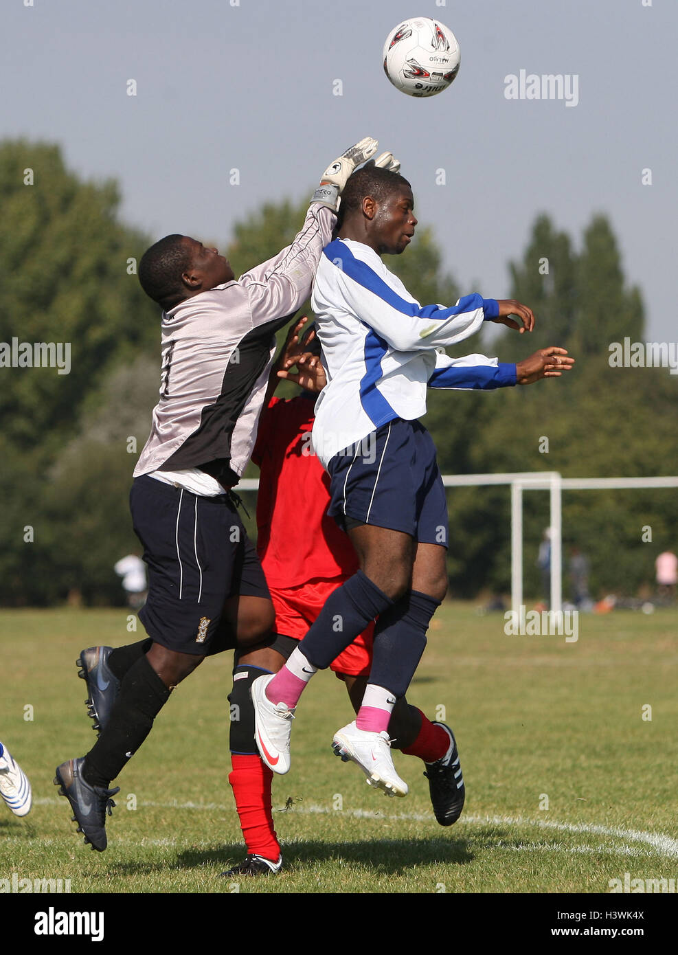 Queensbridge Rangers (red) vs Holloway East London Sunday League at