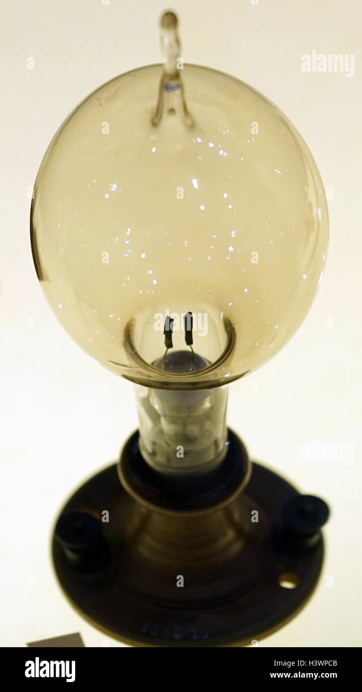 Edison's Lamp; 1880. Carbon filament bulbs were the first commercially viable electric light bulbs to hit the consumer market in 1882 Stock Photo