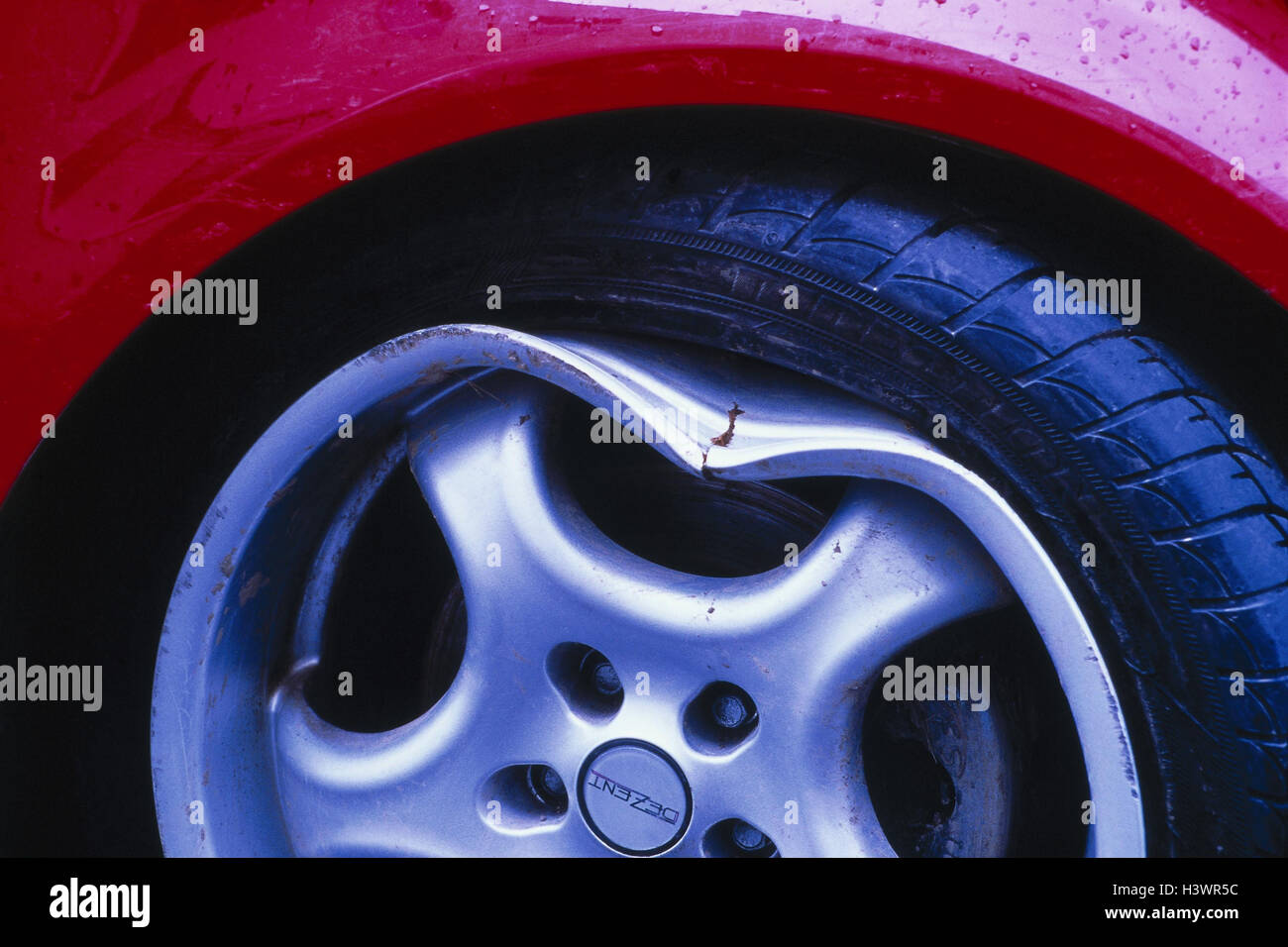 Automobile tyres, detail, aluminium wheel rim, broken, product