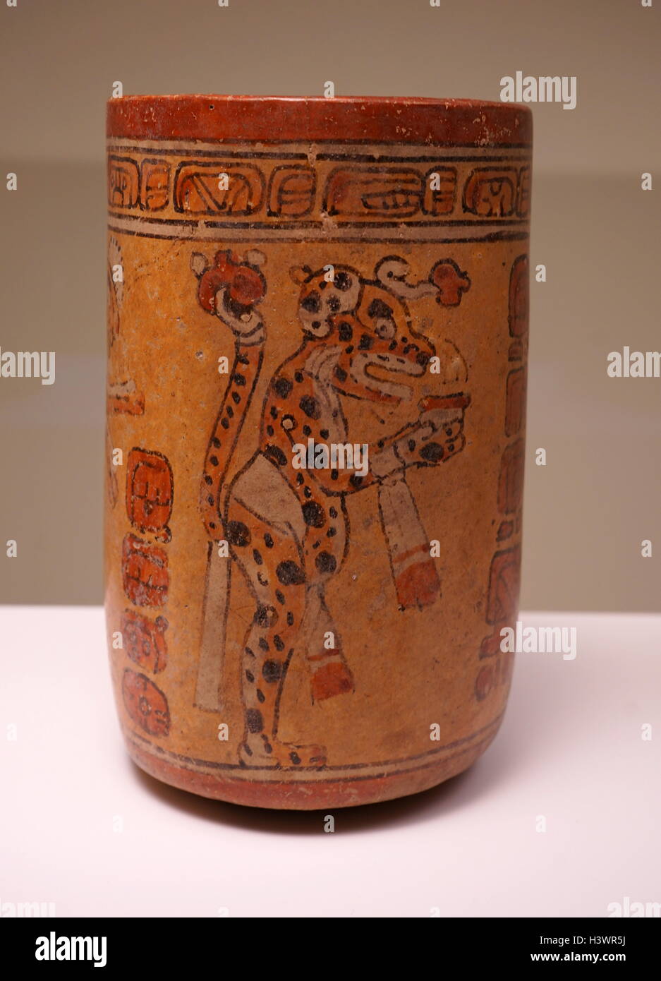 Ceramic cylindrical vessel from Guatemala, Mexico. Dated 10th Century Stock Photo