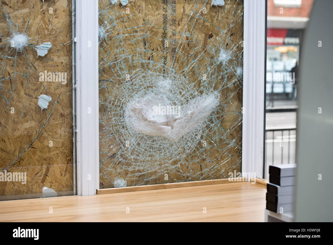 Brentwood, Essex, 12th October 2016: Thieves used axes to smash their way in to high end jeweler Bonds of Brentwood Credit:  Ian Davidson/Alamy Live News Stock Photo