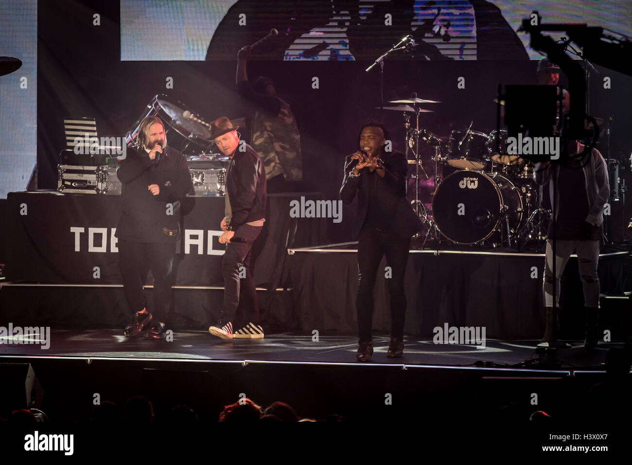 Nashville, Tennessee, USA. 16th Oct, 2018. Newsboys United performing at  the 49th GMA Dove Awards were held at Lipscomb University's Allen Arena in  Nashville. Michael Tait and longtime members Duncan Phillips, Jeff