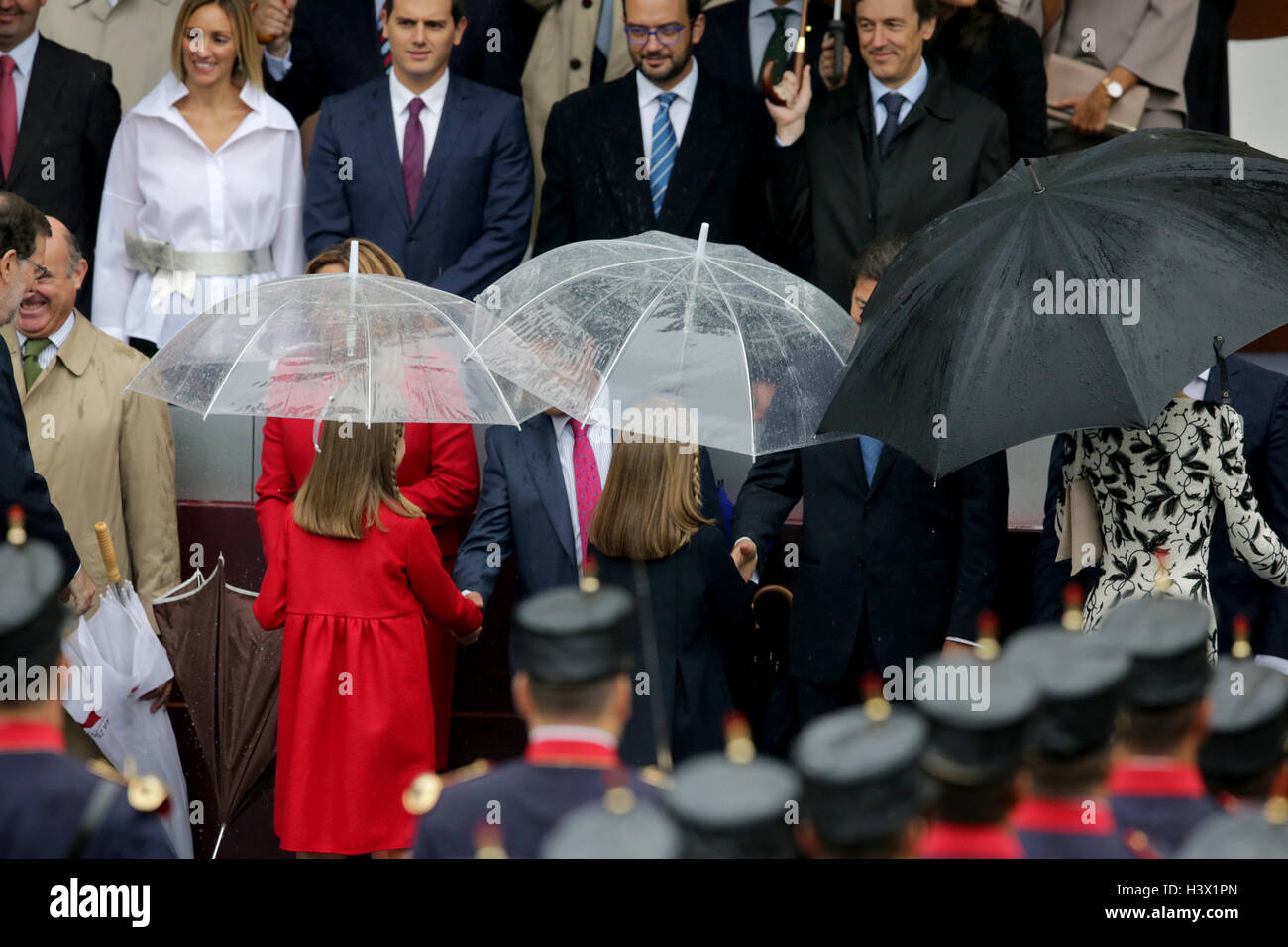 Madrid, Spain. 12th October, 2016. Queen Letizia Ortiz and their daughters princesses Leonor and Sofia of Borbon attending a military parade, during the known as Dia de la Hispanidad, Spain's National Day, in Madrid, on Wednesday 12nd October, 2016. Credit:  Gtres Información más Comuniación on line,S.L./Alamy Live News Stock Photo