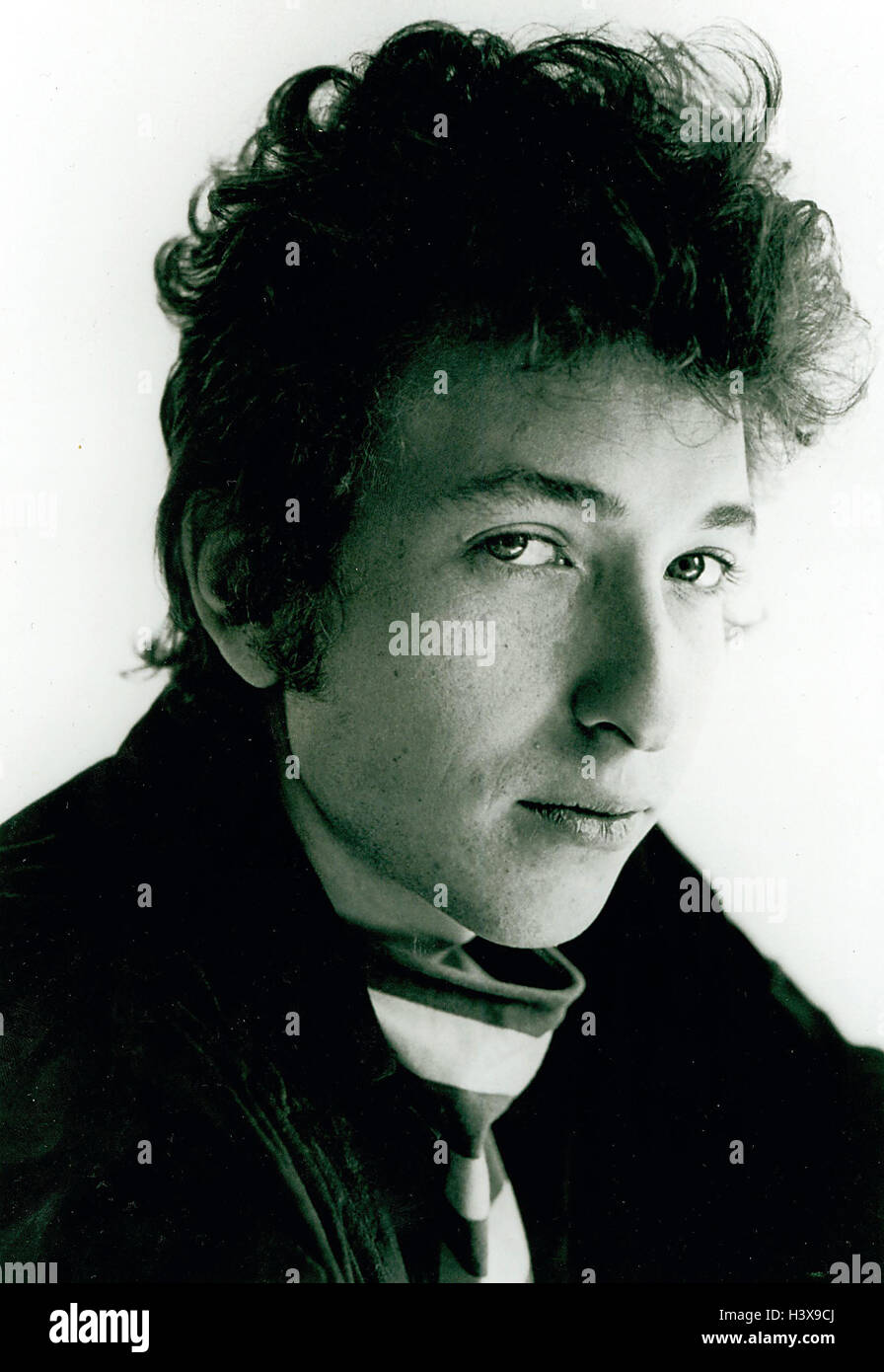 October 13, 2016 - UNDATED FILE PHOTO - BOB DYLAN, American singer songwriter, poet, folk and rock musician has been awarded the 2016 Nobel Prize for Literature. Dylan sings, plays guitar, harmonica and piano and is considered one of the most influential music makers of the 20th Century. PICTURED - Date and Place Unknown.  (Credit Image: © Dm/Globe Photos/ZUMAPRESS.com) Stock Photo