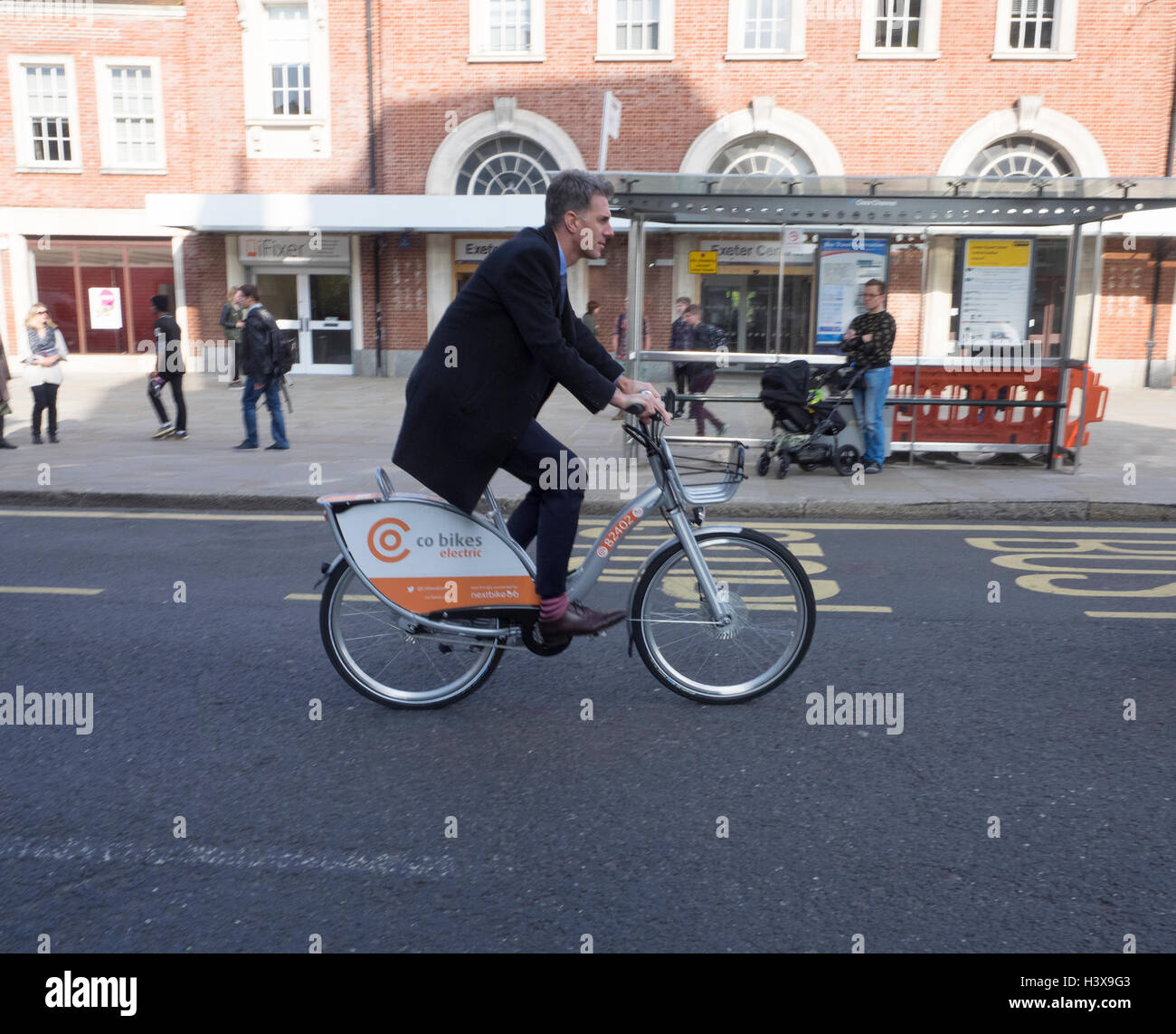 Exeter UK 13 Oct 2016 central station. Launch of co bikes first community electric bike scheme in UK Credit:  Anthony Collins/Alamy Live News Stock Photo
