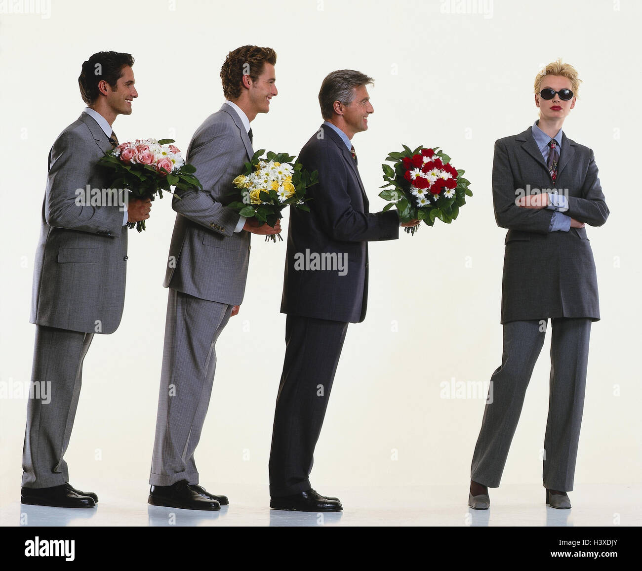 Business people, colleague, bouquets, give, professions, studio, cut out, business people, businesswoman, unapproachable, unimpressed, Gratulanten, flowers, hand, Stock Photo