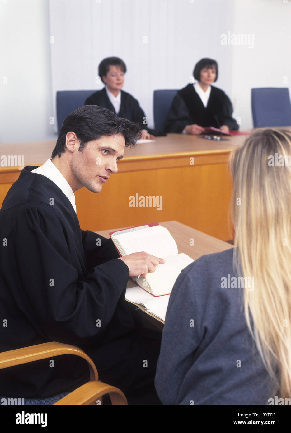 Courtroom, judge, federal prosecutor, sollicitor, client, code of law, conversation, lawyer, lawyer, legal matter, civil disput, course of justice, dish, defender, defendants, plaintiff, negotiations, sollicitor, charge, defence, hearing, explanation, inf Stock Photo