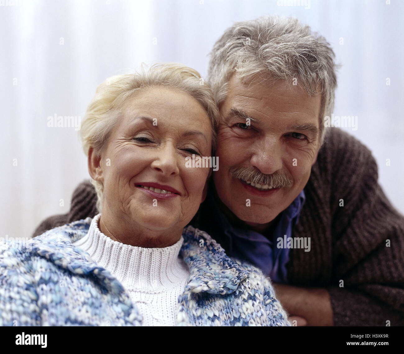 Portrait happy couple home hi-res stock photography and images - Alamy