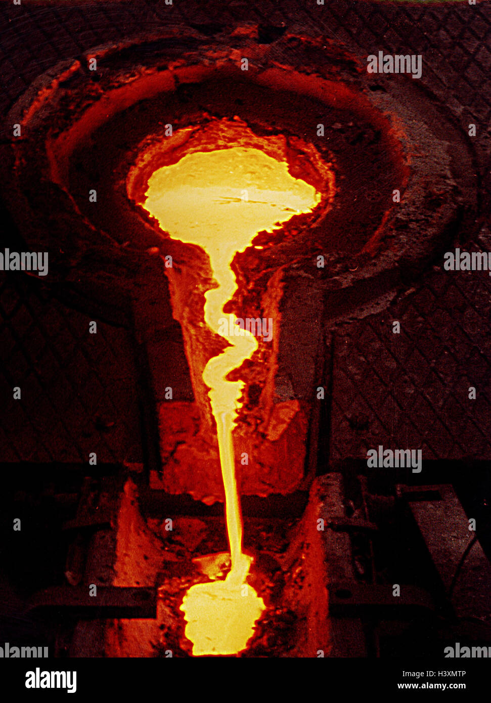 Furnace, gold, fluidly, pour out, industry, precious metal, golden