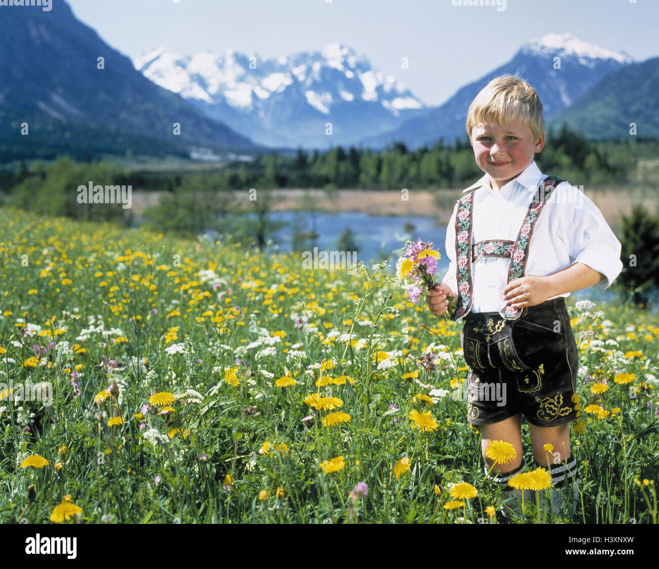 Germany, Upper Bavaria, Loisachtal, mountain landscape, boy, lake ...