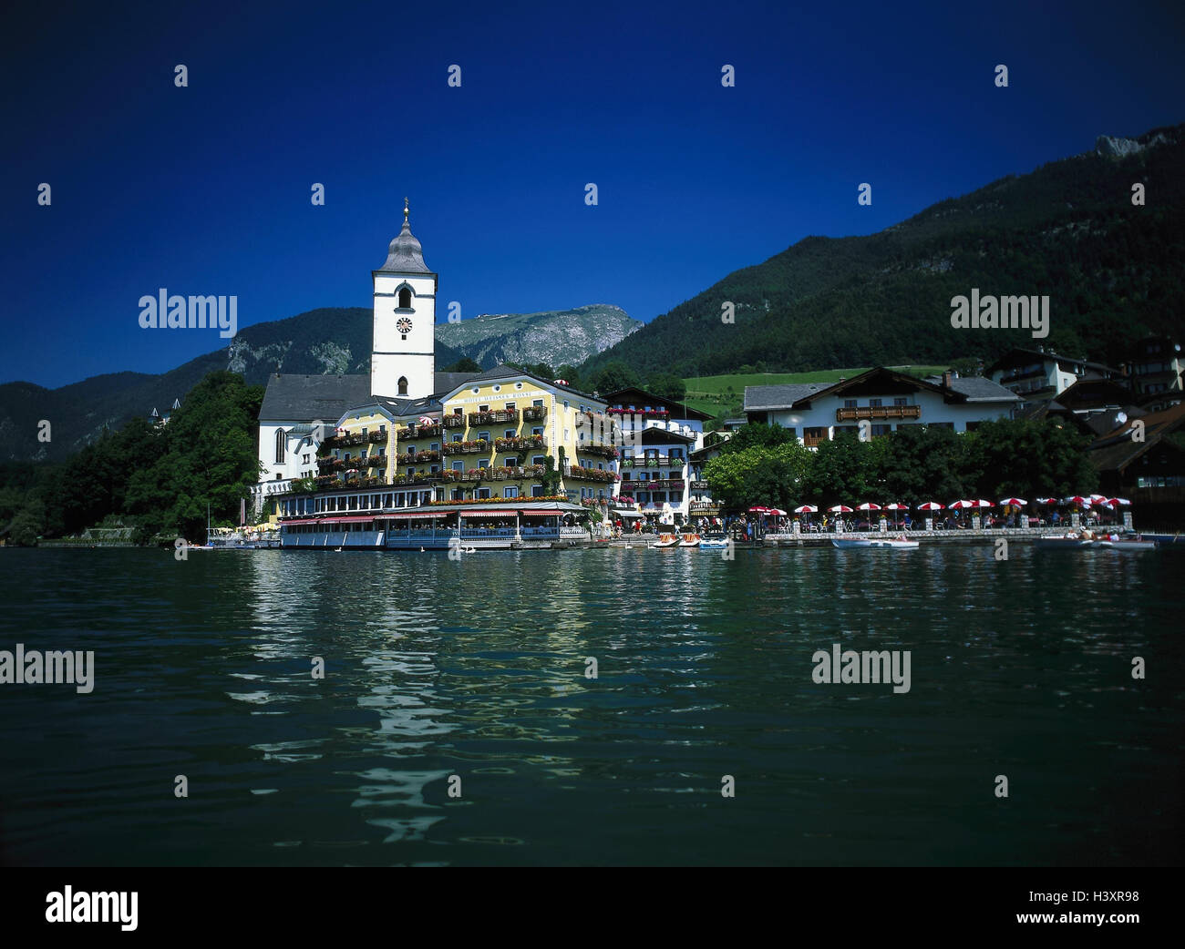 Austria, Salzkammergut, Wolfgang's lake, St. Wolfgang, local view, hotel, "Weisses Rössl" Saint