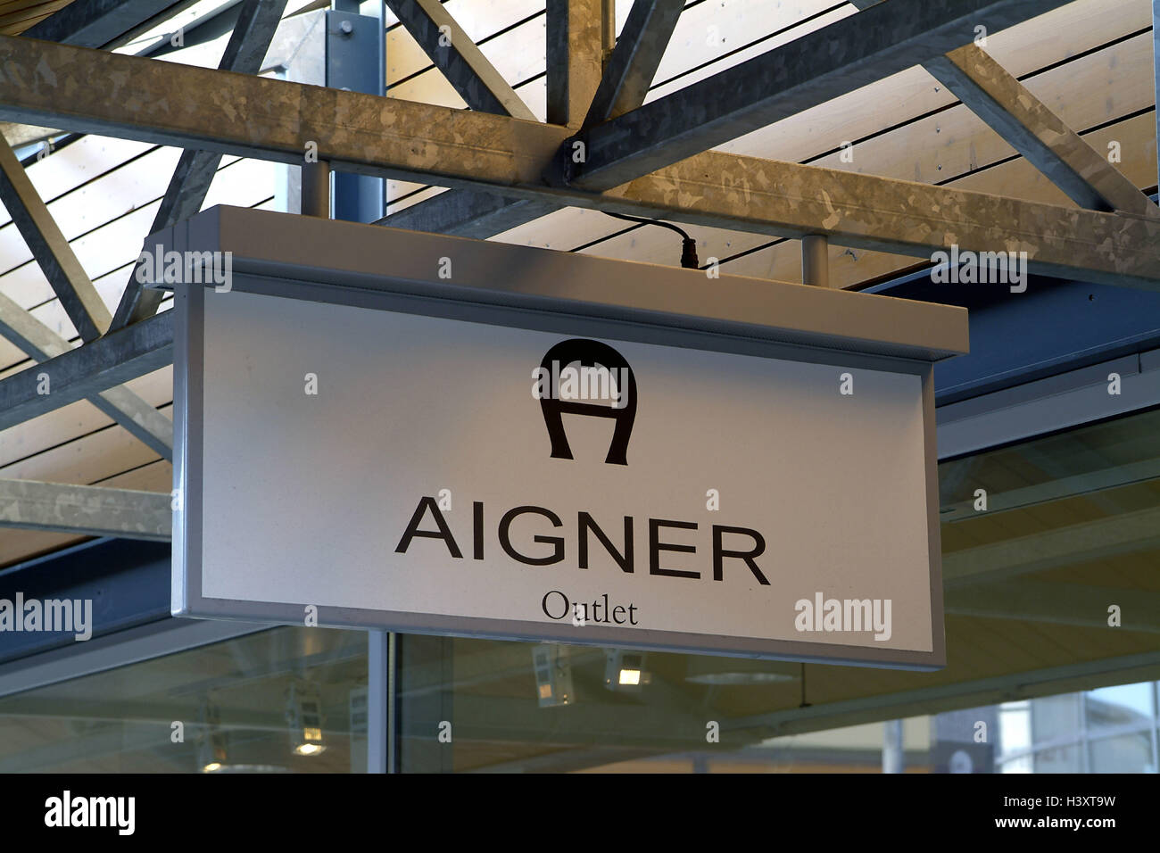 Aigner hi-res stock photography and images - Alamy