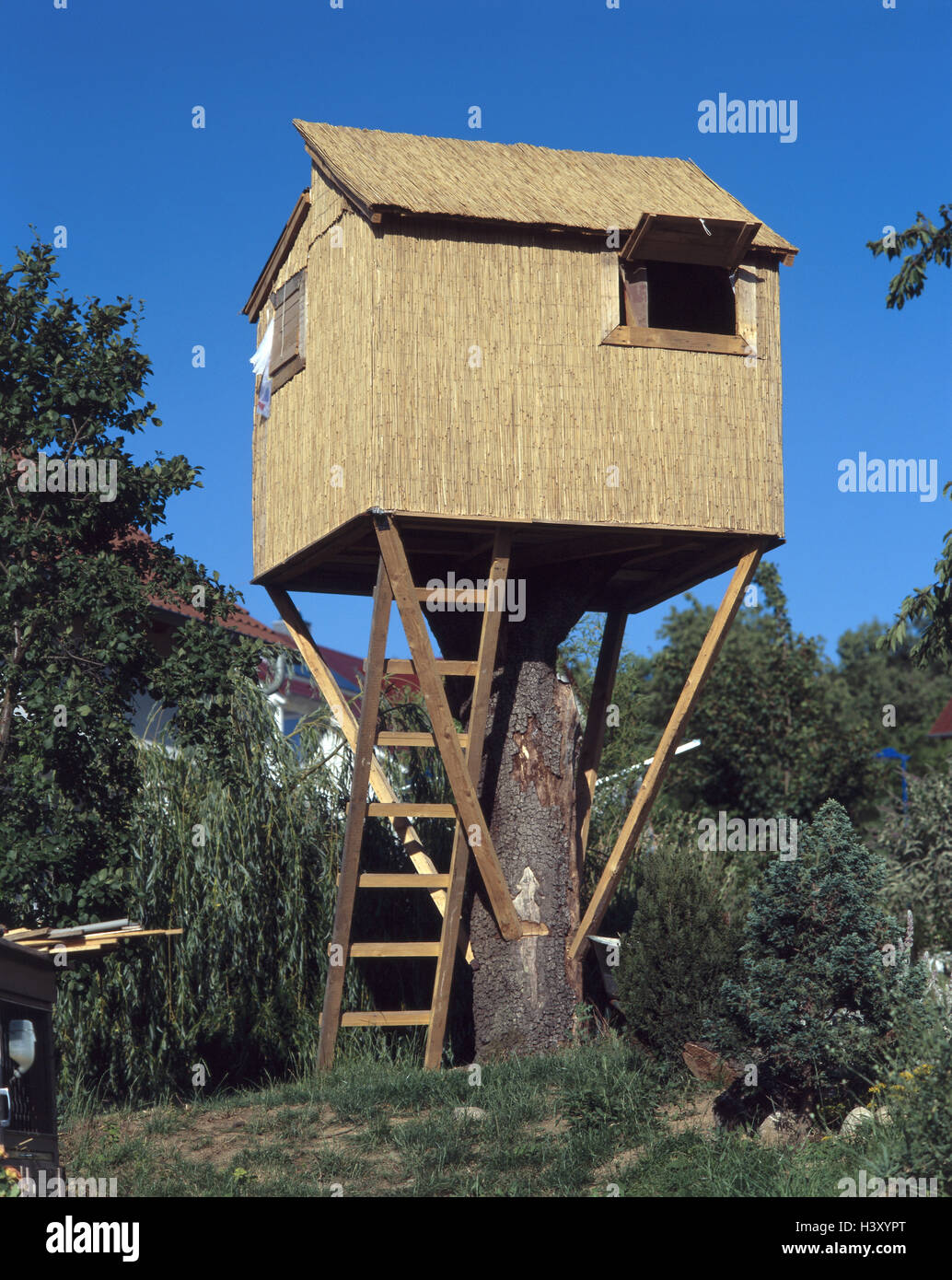 childrens wooden house for garden